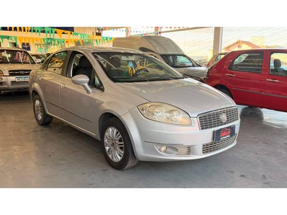 FIAT LINEA 1.8 ESSENCE 16V FLEX 4P MANUAL FIAT LINEA 1.8 ESSENCE 16V FLEX 4P MANUAL